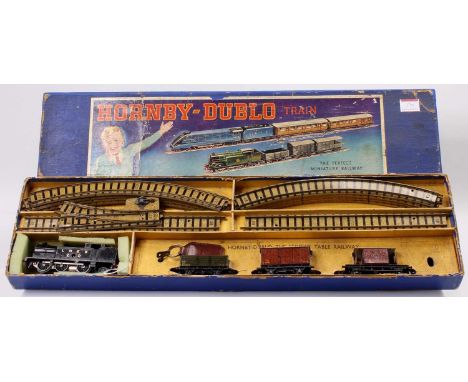 DG7 pre-war Hornby-Dublo CLOCKWORK 0-6-2 Goods Train Set comprising LNER 2690 black loco with shadowed gold letters &amp; num