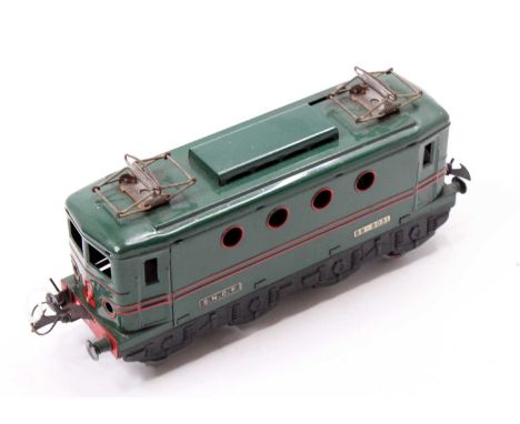 Hornby France 0-BB Bo-Bo electric outline electric 8051, dark green with red lining and red SNCF emblem on ends. Some light c