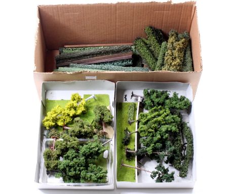Box containing: 18 repro Hornby hedges, one with gate entrance &amp; 8 half lengths. With approx. 20 trees and 12 hedges of o