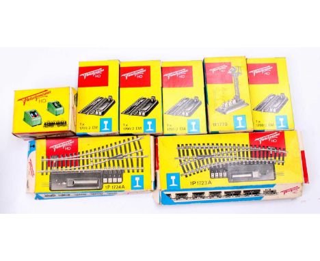 Fleischmann H0 track: one each IP1724A &amp; IP1723A points; 2 x 516 switches; 4 x 1700/2 &amp; one 1770 signal. (E) (BVG)