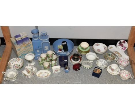 Ceramics - Wedgwood Jasperware including bowl, candlestick, trinket dishes, etc; a Royal Winton part coffee set, for six, com