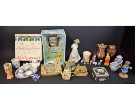 Ceramics - Nursery ware including Royal Doulton Brambly Hedge, Beatrix Potter, Wedgwood Peter Rabbit, Royal Doulton Winnie Th