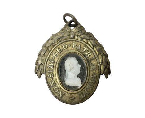 London Pitt Club oval silver gilt members badge, with cameo portrait of William Pitt on black glass within border, beneath la