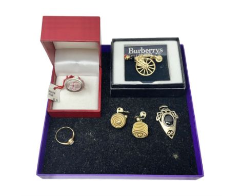 9ct gold cubic zirconia ring, Baccarat glass ring, silver jewellery, large collection of costume jewellery including Burberry