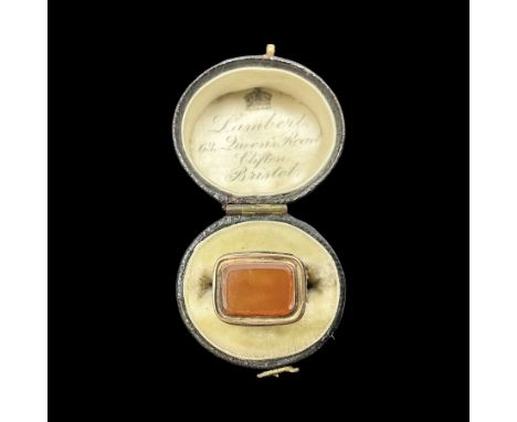 Victorian 18ct gold child's agate signet ring, boxedCondition Report:Approx 3.4gm, size A, some light dents and evidence of r