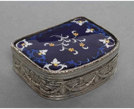 A GERMAN TABLE SNUFF BOX, 19th century, possibly Cologne, of "D" form with chased swags pendant from rosettes on a stripe eng