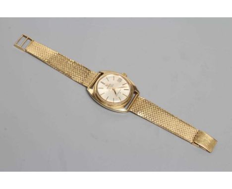 A GENTLEMAN'S 9CT GOLD OMEGA AUTOMATIC CONSTELLATION CHRONOMETER, the silvered dial with applied metal batons enclosing date 