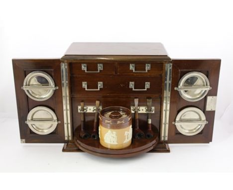 A VICTORIAN/EDWARDIAN MAHOGANY SMOKER'S HUMIDOR CABINET in the style of "Chapman of London", circa 1900, having flat top with