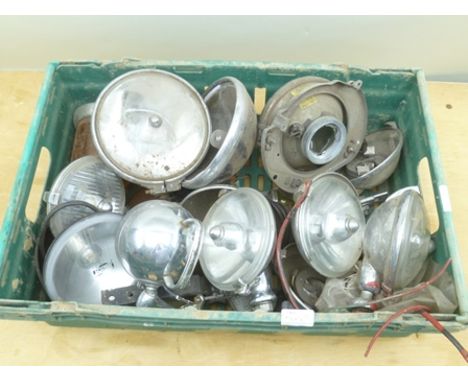 A COLLECTION OF CIRCA MID 20TH CENTURY CAR LAMPS including a pair of Lucas spot and fog lamps, two Lucas spot lights, a Raydo