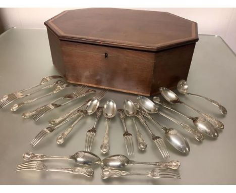 A George V silver partial flatware service, William Hutton &amp; Sons Ltd., London 1910, Queen's pattern, comprising: four ta