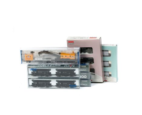 A quantity of N gauge railway in Japanese outline by various makes including Kato, Bachmann, Kawai Micro Ace and Tomix, Japan