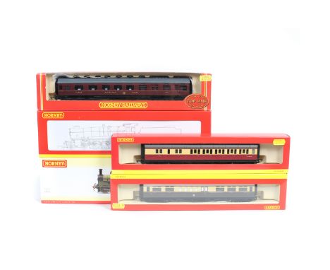  2 Hornby Hobbies locomotives plus passenger coaches. BR County class 4-6-0 tender locomotive County of Salop 1026 (R2392), i