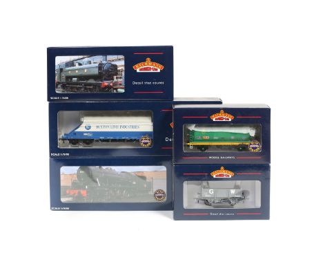 2 Bachmann Branch-Line locomotives and freight wagons. A BR Austerity Class 5MT 2-8-0 tender locomotive RN90312 (32-253) in u