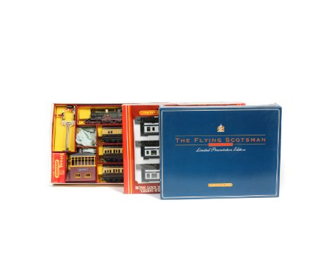 3x OO train packs. 2x Hornby- A BR 3-Car diesel multiple unit in BR white with blue line livery, boxed. Plus a part boxed GWR