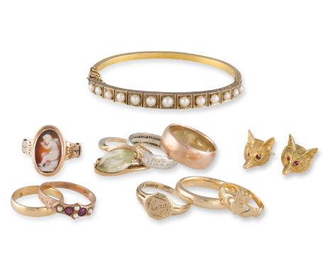 A LARGE COLLECTION OF VICTORIAN AND GOLD JEWELLERY, COMPRISING:- a sapphire, seed pearl and gold cruciform pendant/ brooch, s