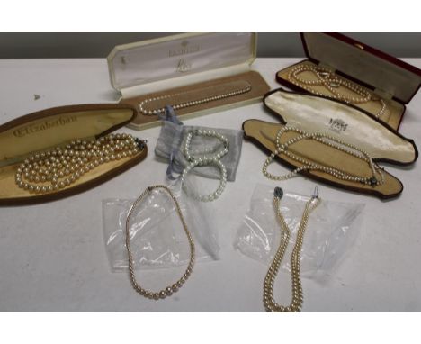 Selection of Boxed and other Vintage Pearls 