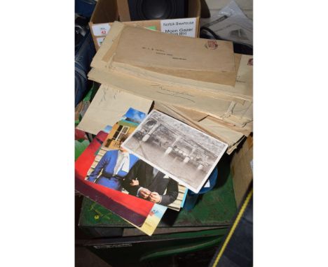 BOX OF VARIOUS VINTAGE POSTCARDS AND EPHEMERA 