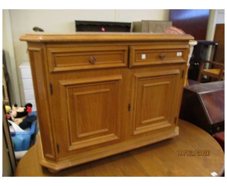 MODERN LIGHT OAK SIDEBOARD 