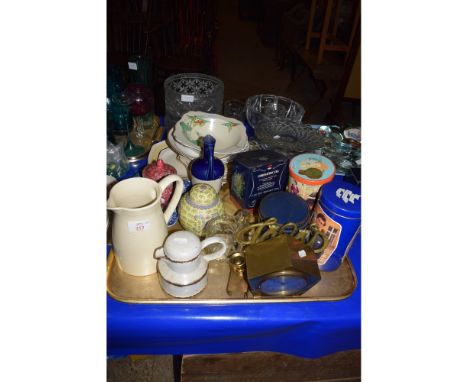 TRAY OF VARIOUS INCLUDING BRASS MANTEL CLOCK, ORIENTAL GINGER JARS, GLASS WARE, POTTERY ETC 