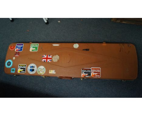 Toxophily: a K G Archery KG1 69" recurve bow, with Les Howis 40lb limbs; arrow rest, button and string, with a set of five ar