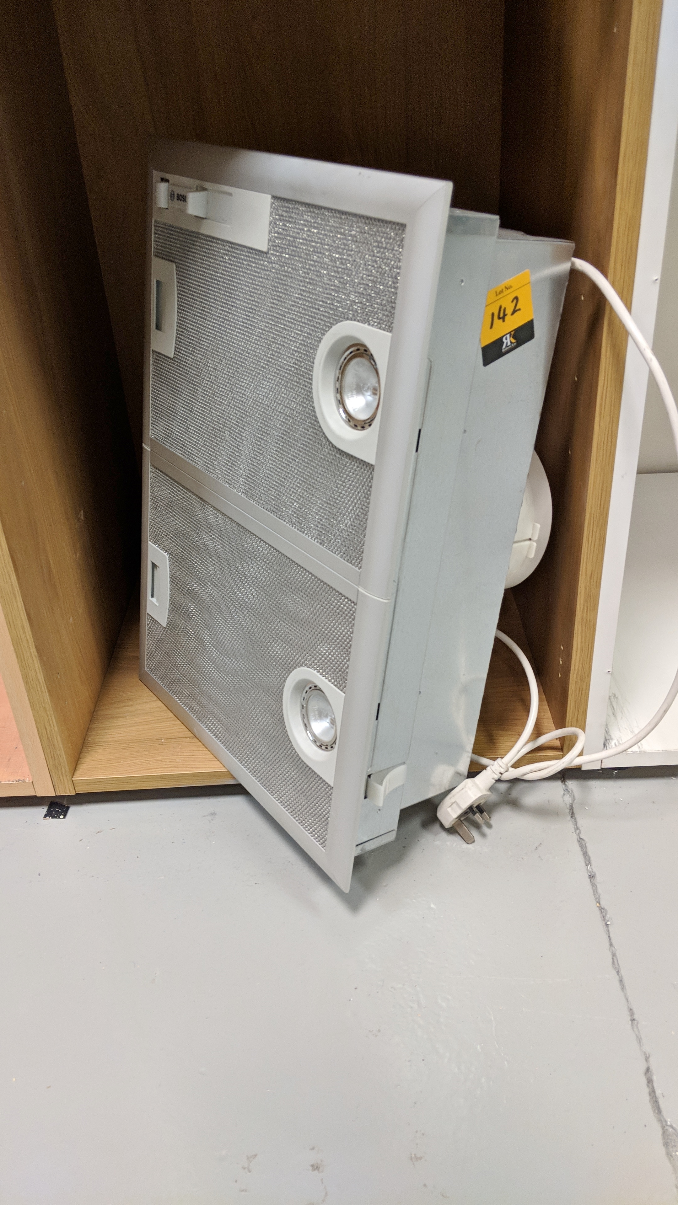Bosch integrated extraction fan model DHL555GB/01 IMPORTANT Please