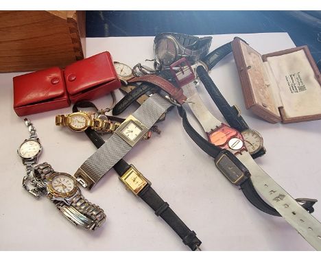 A Tissot 1853 T760 Titanium quartz wristwatch;&nbsp;38mm, together with two Tissot ladies wristwatches; two&nbsp;Mini Swiss 1
