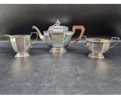 A silver three piece teaset,&nbsp;by Mappin &amp; Webb, Sheffield 1965/68, gross weight 1057g. (3) 