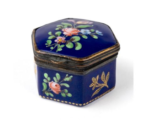 Bilston enamel patch / pill box. Enamelled with floral decoration Very minor ware, good condition