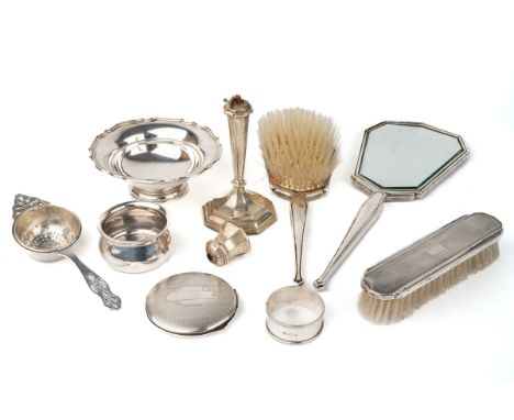 A collection of silver, including a George V silver pedestal bowl, Chester 1935; a George V silver teastrainer and stand, Bir