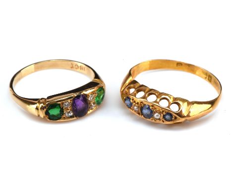 Early 20th C sapphire and pearl ring, set with three round cut sapphires, in 18 ct gold, ring size N, and an amethyst diamond