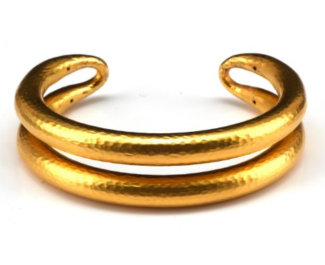 Modern double row hammered bangle, testing as 14 ct or higher, brushed matt finish, external dims 75mm in diameter, 60mm inte