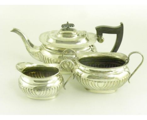 A GEORGE V SILVER THREE PIECE TEA SERVICE, SHEFFIELD 1930, 41OZS GROSS