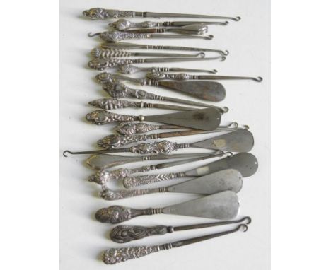 A COLLECTION OF LATE VICTORIAN/EARLY VICTORIAN SILVER HANDLED BUTTON HOOKS, VARIOUS PATTERNS MAKERS AND DATES