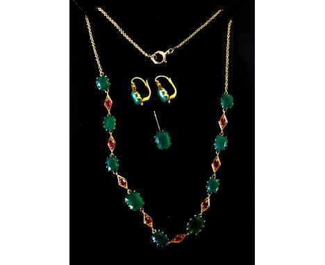 An attractive and highly decorative green quartz and synthetic ruby suite of jewellery, possibly Indian? comprising a necklac