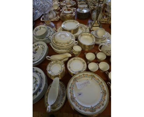 An Aynsley Henley pattern extensive tea and dinner service.