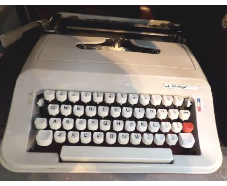 Scheidigger cased typewriter, president model 