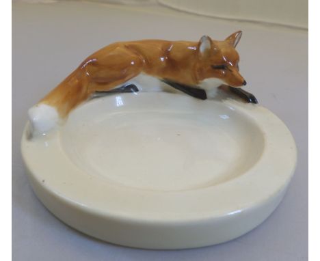 Royal Worcester fox ashtray designed by Doris Lindner