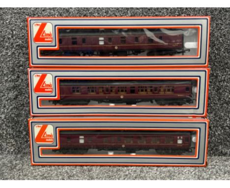Lima models 00 gauge carriages in original boxes x3