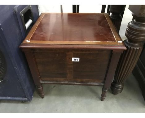 An Edwardian mahogany commode without liner