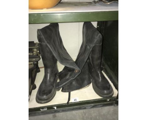 A pair of Dunlop fishing waders