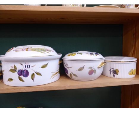 Royal Worcester Evesham vegetable tureens and souffle dish (6)
