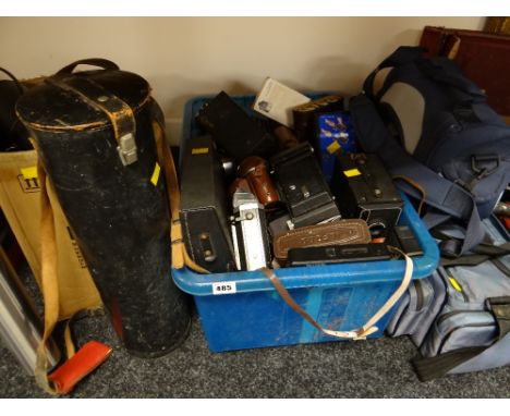 Large parcel of various vintage cameras, lenses & other equipment
