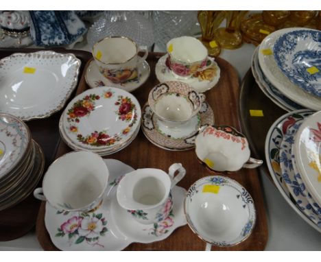 Small collection of china, teacups & saucers including Aynsley etc