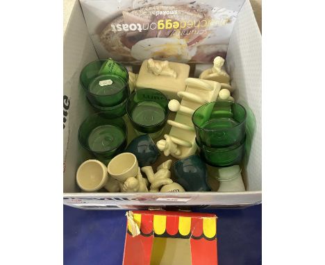 Mixed Lot: Lurpak assorted wares to include toast rack, butter dish, egg cups etc together with green glasses