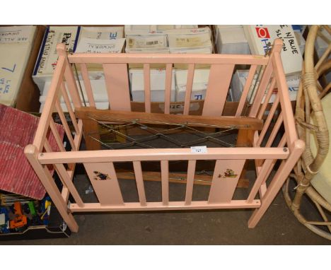 A dolls cot