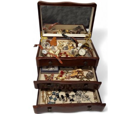 A vintage jewellery box containing a Mexican silver brooch in the form of a squirrel set with abalone; other vintage brooches