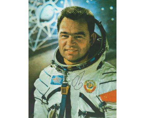 Cosmonaut Georgi Grechko signed colour portrait photo 8 x 6 inches. Nice pose in white space suit of the veteran astronaut. G