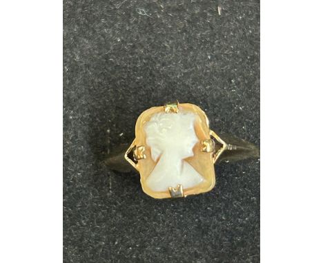 9ct gold cameo ring Size K