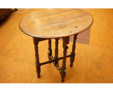 Early 20th century small gate leg folding table