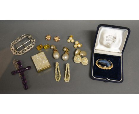 A Sterling Silver Crucifix Pendant With Chain, together with a small collection of jewellery 